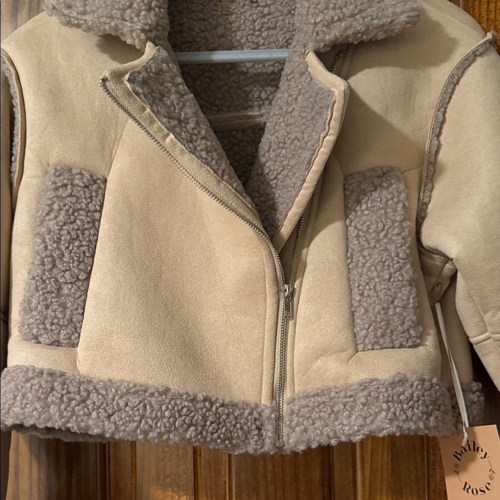 Cropped Sherpa Jacket - Picture 5 of 8
